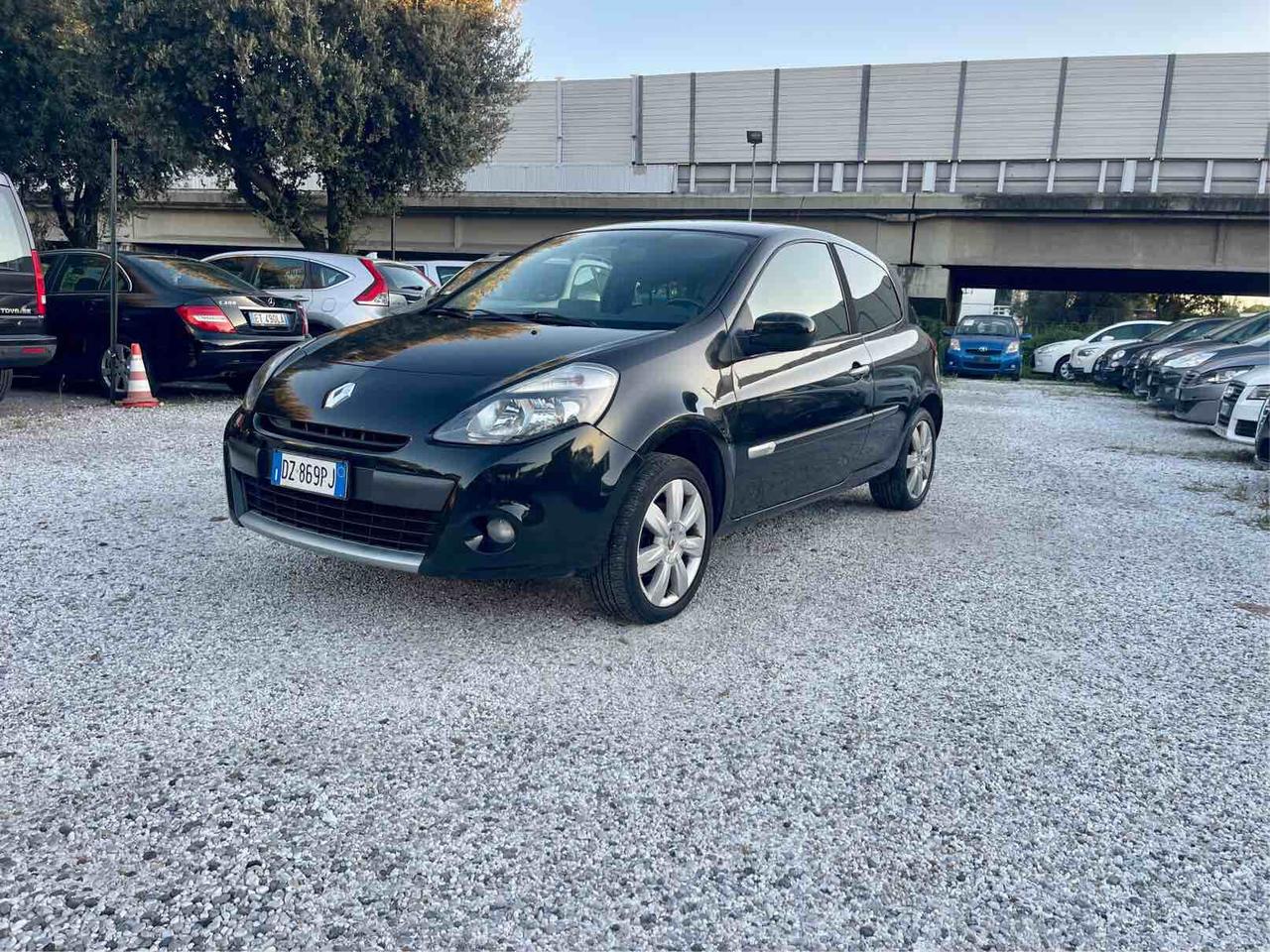 RENAULT CLIO - PER NEOPATENTATI