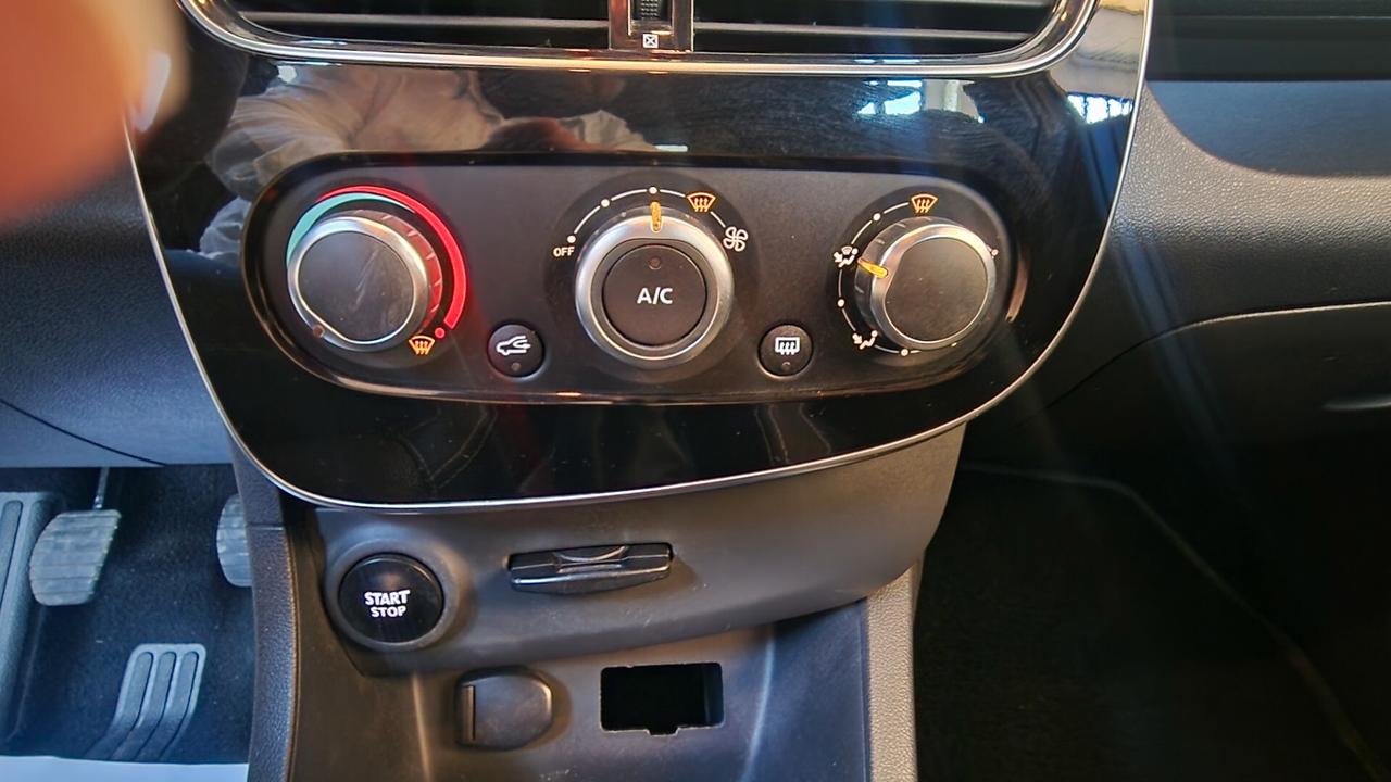 Renault Clio 1.2 75CV 5 porte Intens