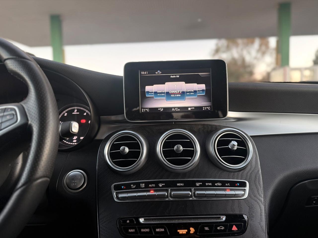Mercedes-benz GLC 250 d 4Matic Total Black/PEDANE/20"/BELLA