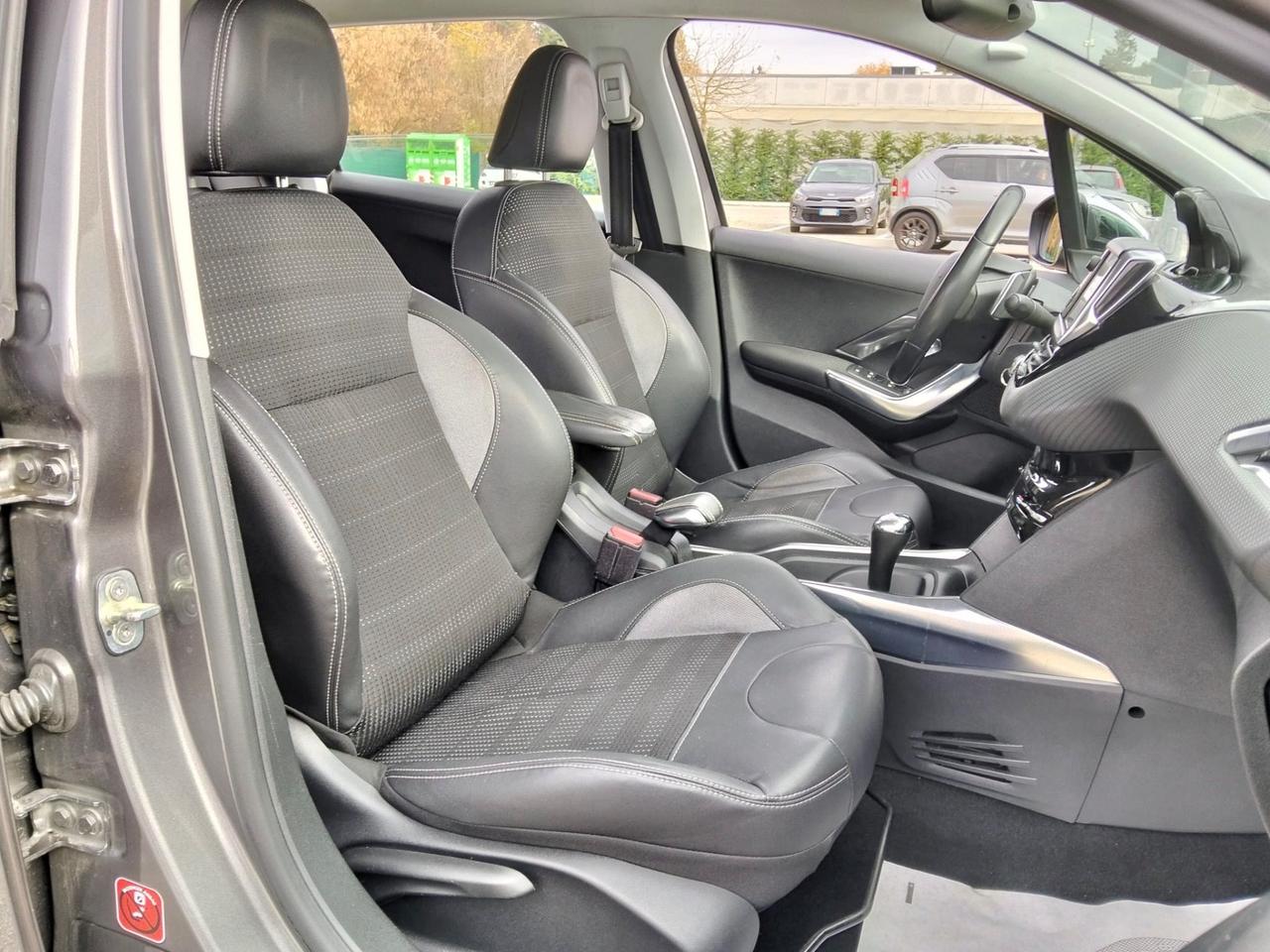 Peugeot 2008 PureTech 82 ETG5 Automatik S&S*Navi*Pelle