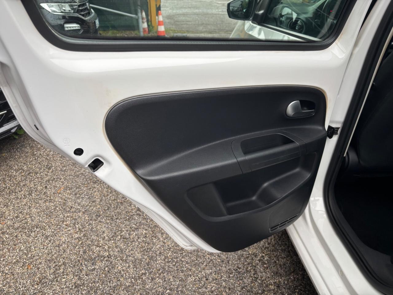 Volkswagen up! 1.0 75 CV 5p. Cambio automatico OK Neopatentati