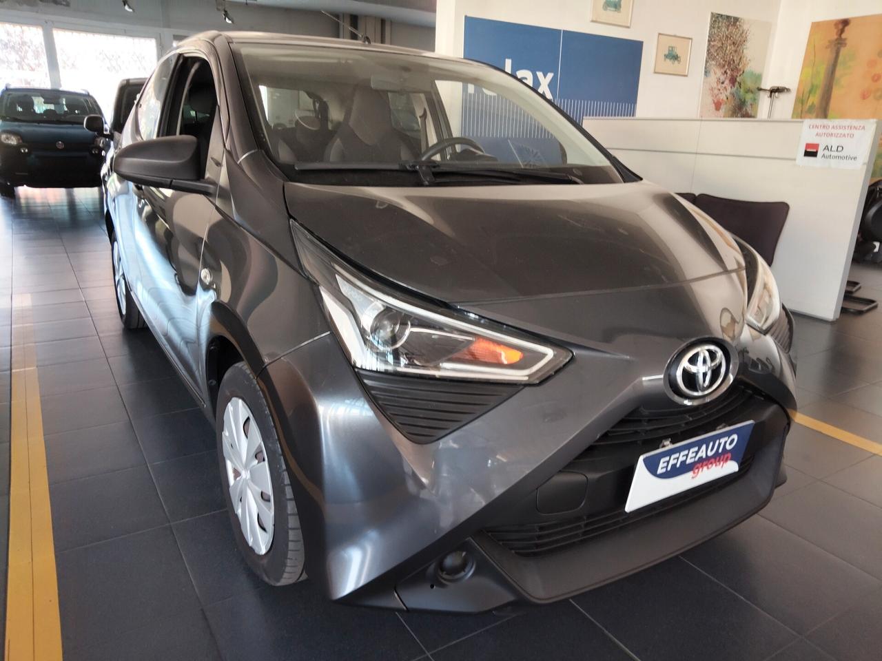 Toyota Aygo Connect 1.0 VVT-i 72CV 5 porte x-business light