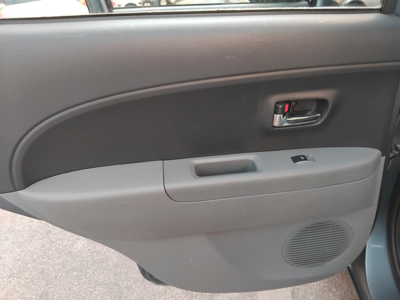 DAIHATSU SIRION 2010 CLIMA RADIO PERFETTA