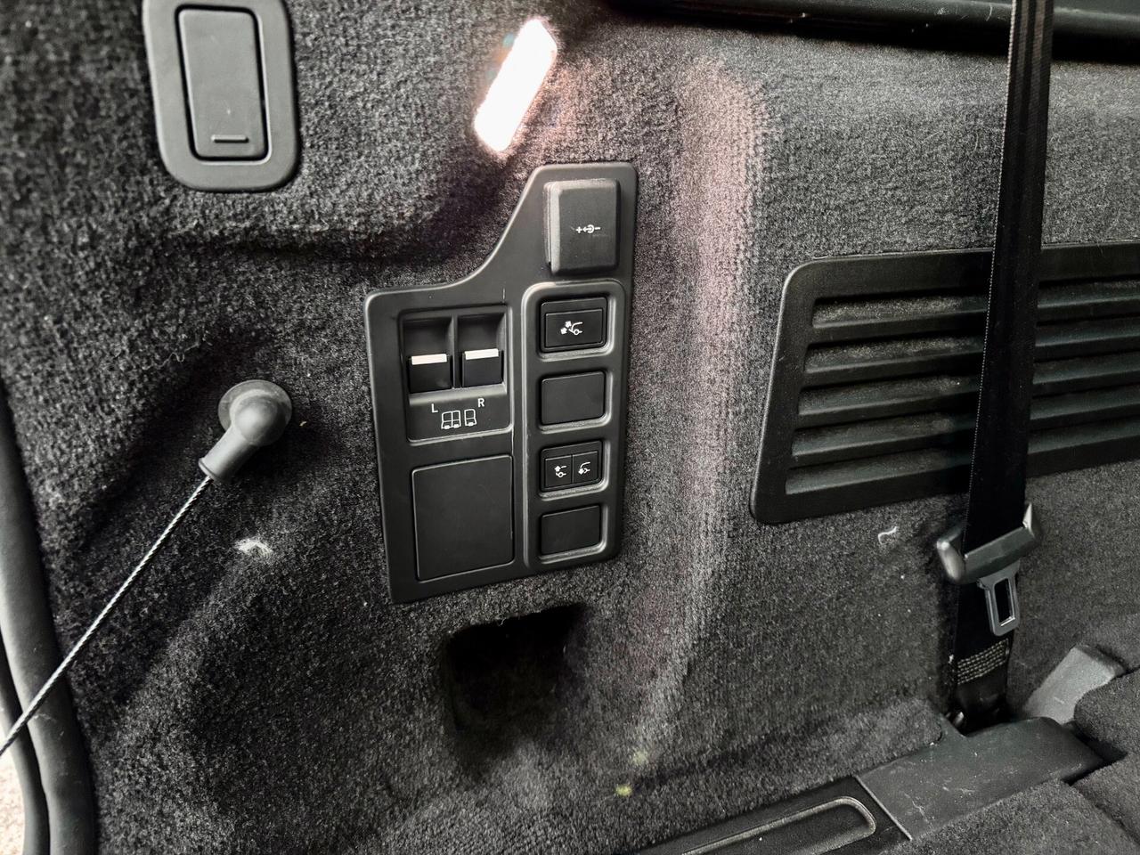 Land Rover Discovery 3.0d i6 mhev R-Dynamic SE awd 249cv 7p auto