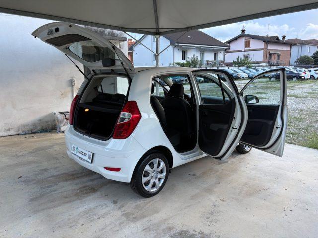 HYUNDAI i10 1.1 12V EURO 5 BENZ OK NEOP POCHISSIMI CHILOMETRI