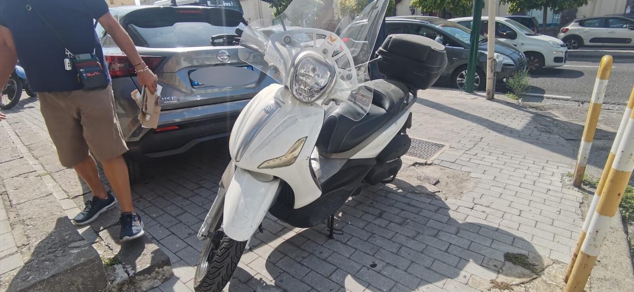 Piaggio Beverly 350 DEL 2013 PER COMMERCIANTI