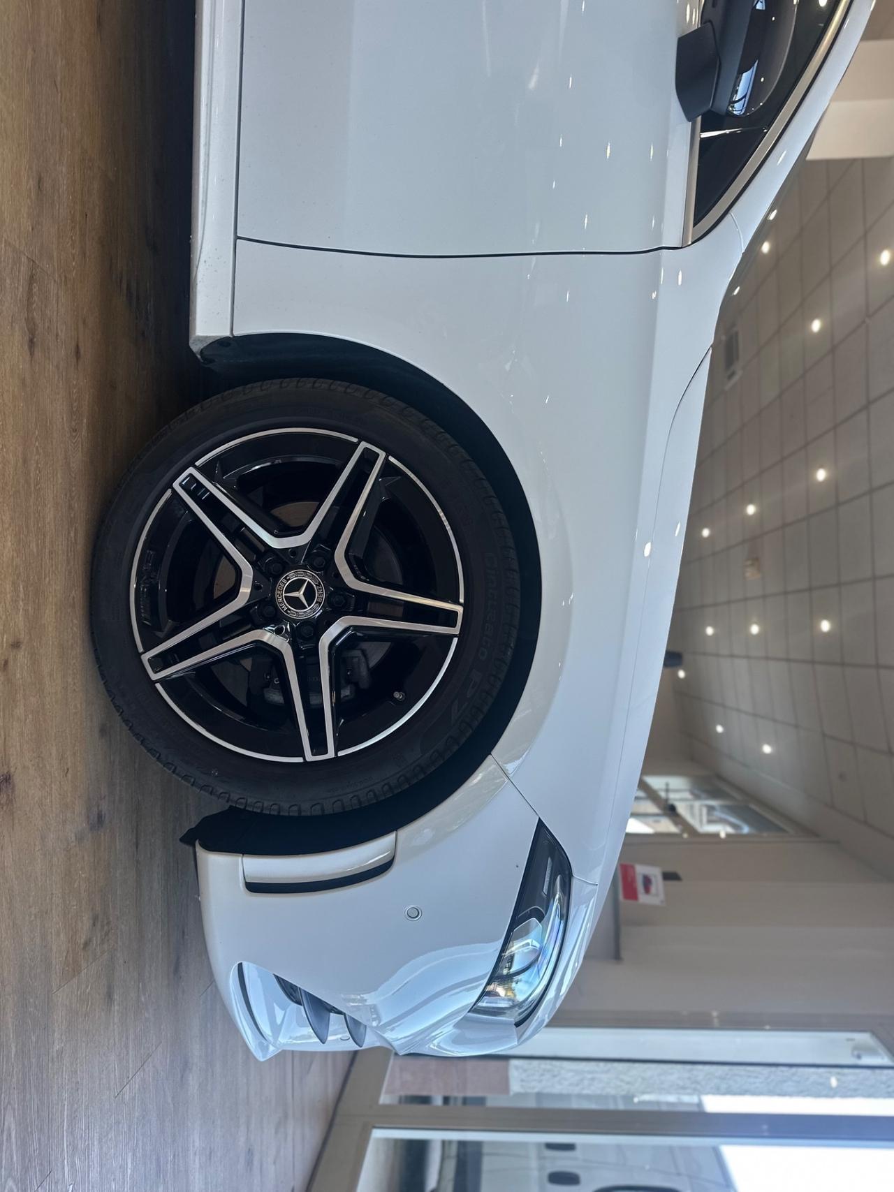 Mercedes-benz A 180 premium amg