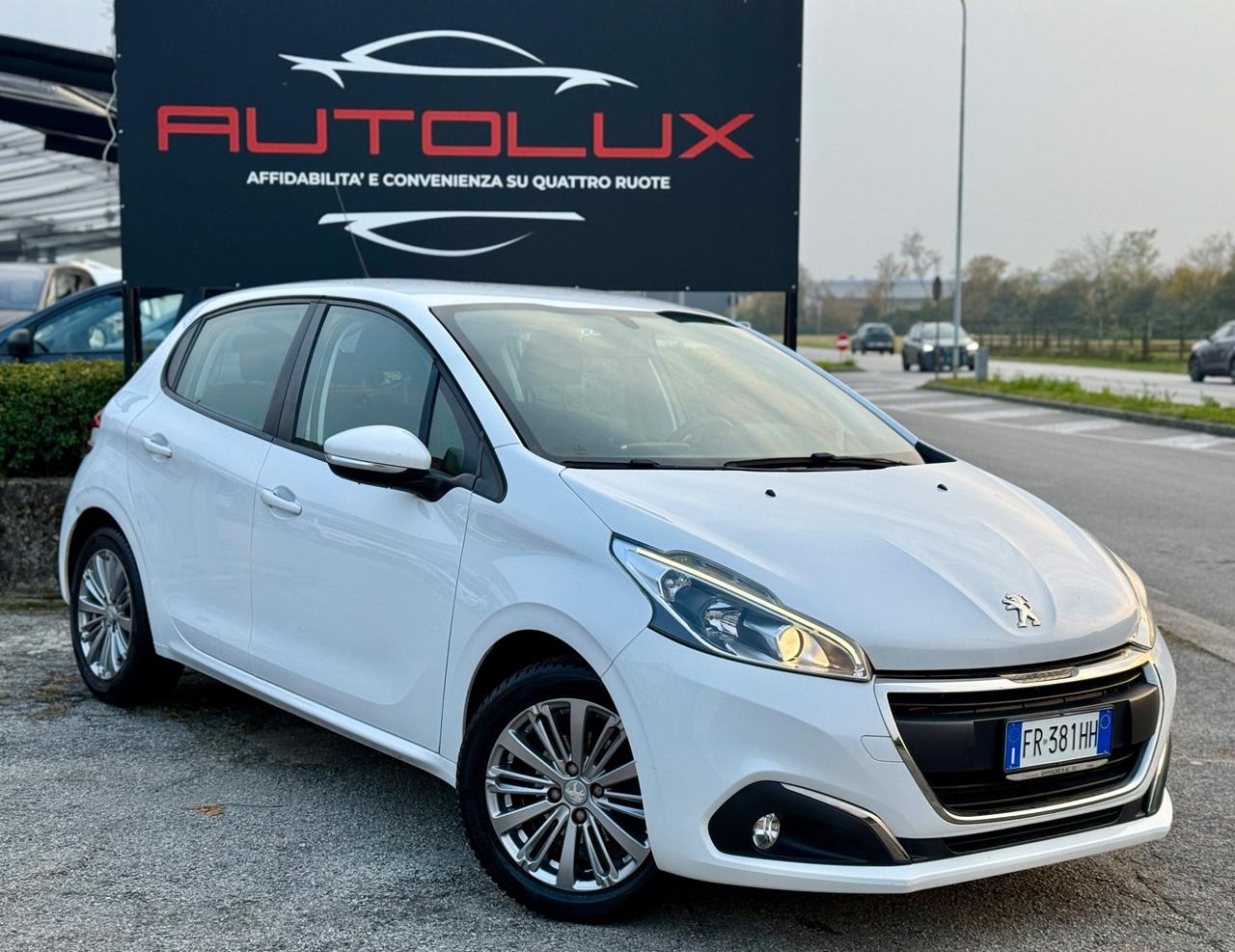 Peugeot 208 1.2i Benzina 82CV 5PT NEOPATENTATI 117.000KM