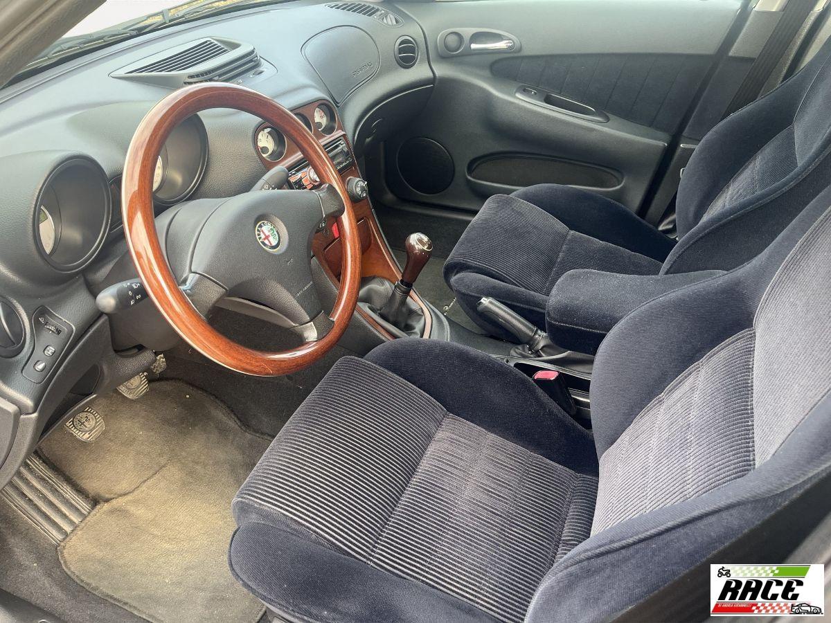 ALFA ROMEO - 156 - 2.0i 16V Twin Spark Distinctive