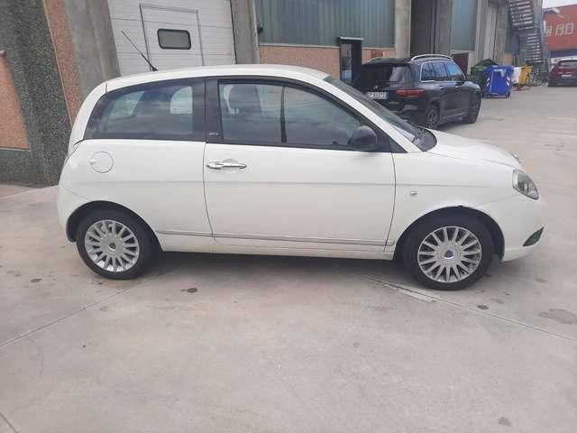 Lancia Ypsilon 1.2 BENZINA NEOPATENTATI