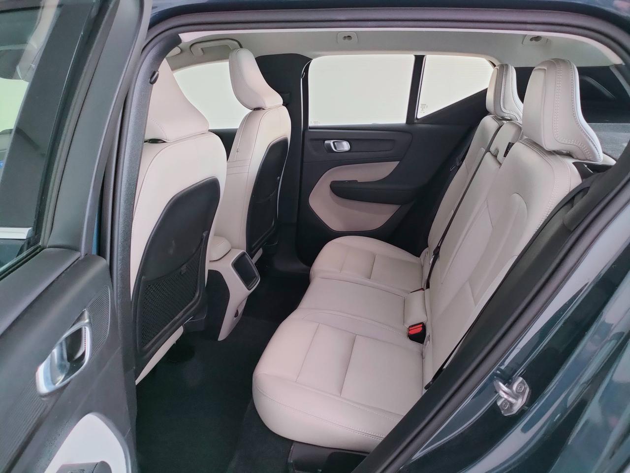 VOLVO XC40 - XC40 2.0 d3 Inscription