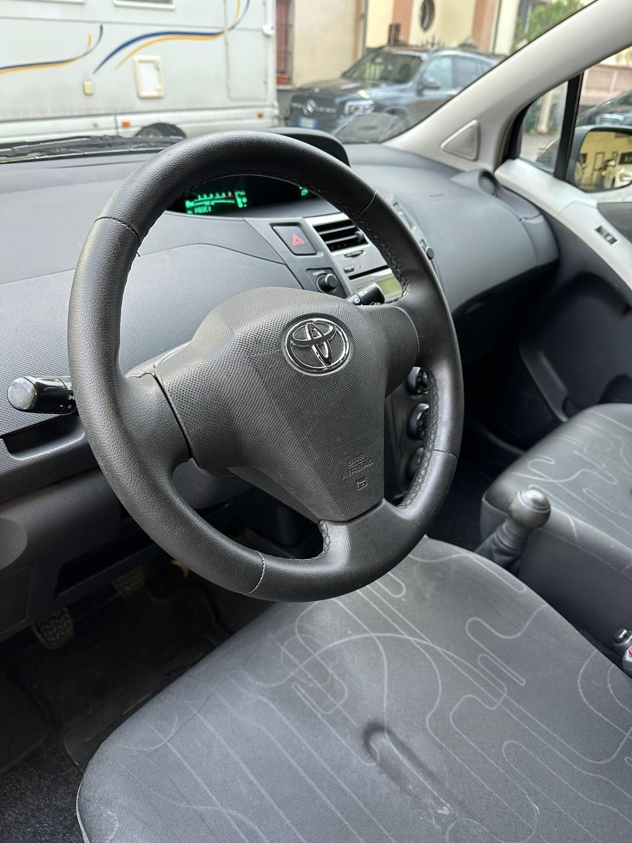 Toyota Yaris 1.0 5 porte Now