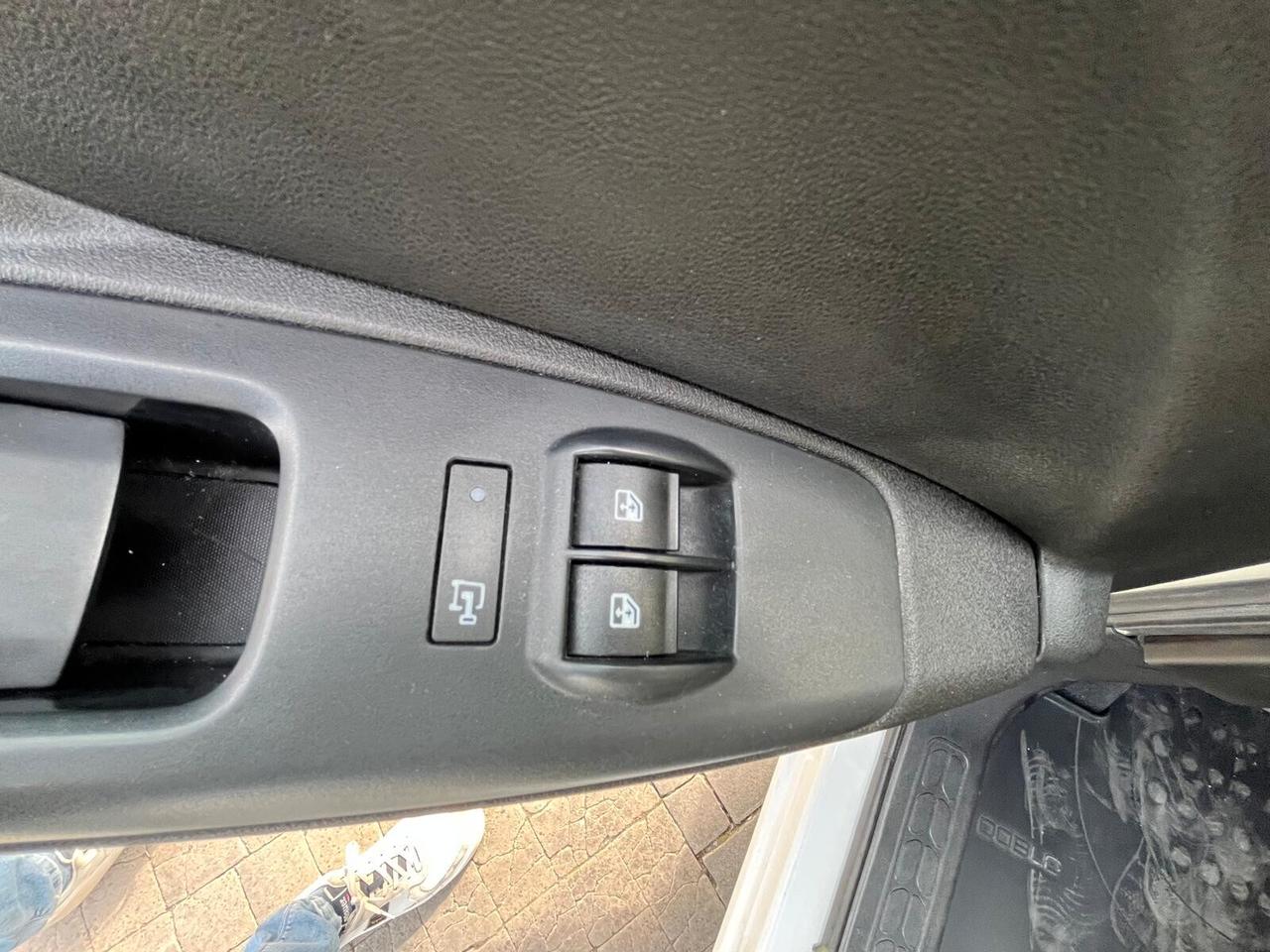 Fiat Doblo 1.6 MJT 105CV PL-TN Cargo MAXI Lounge DOPPIA PARTE LATERALE