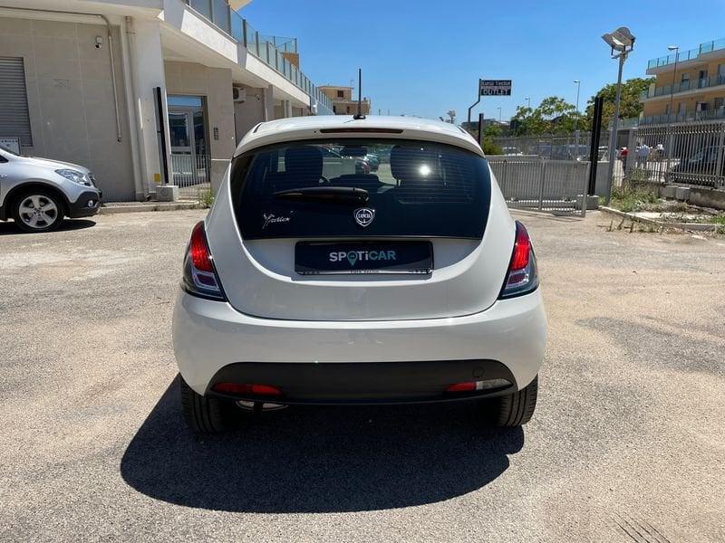 Lancia Ypsilon 1.2 69 CV 5 porte GPL Ecochic Silver