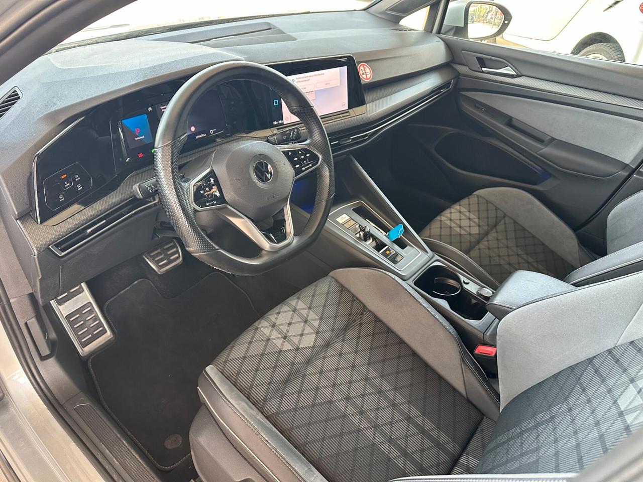 VW GOLF 8*2.0TDI*150CV*2XR-LINE*VIRTUAL*SEDILI SPORTIVI*NAVI*LED*AUT*