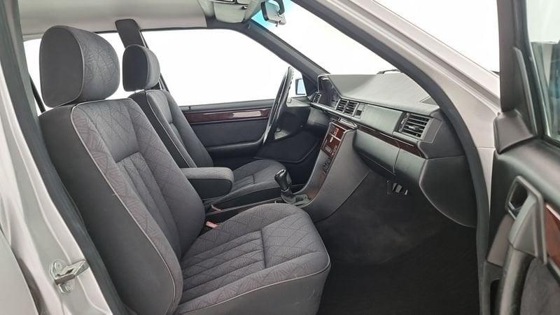 Mercedes-Benz Serie E E 200 cat Elegance ASI
