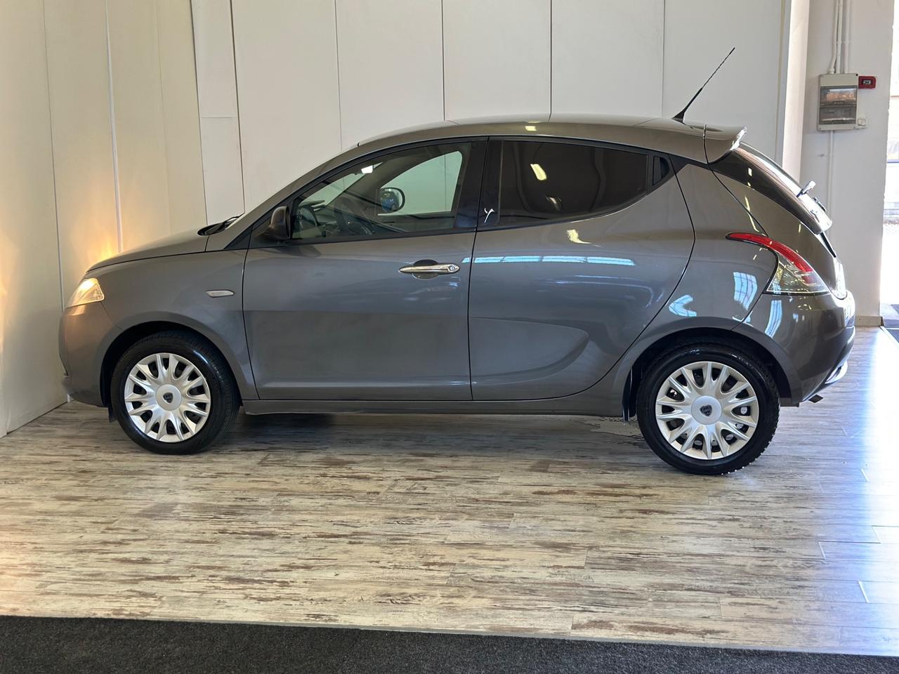 Lancia Ypsilon 1.2 Benzina 5 porte S&S Platinum Ok Neopatentati