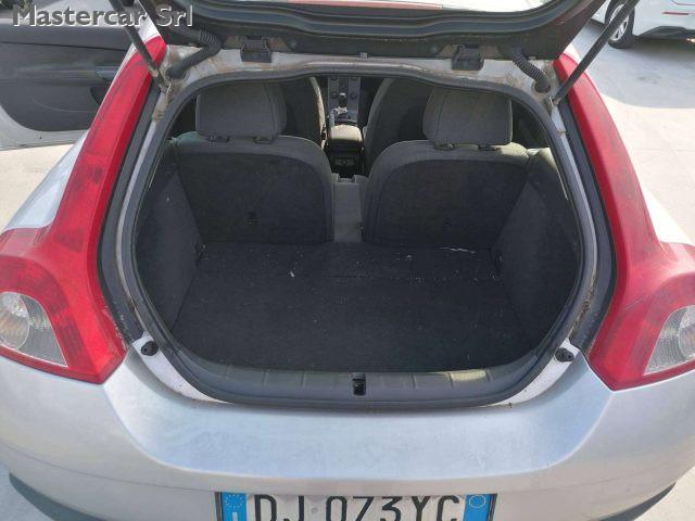 VOLVO C30 C30 1.6d Momentum - DJ073YC