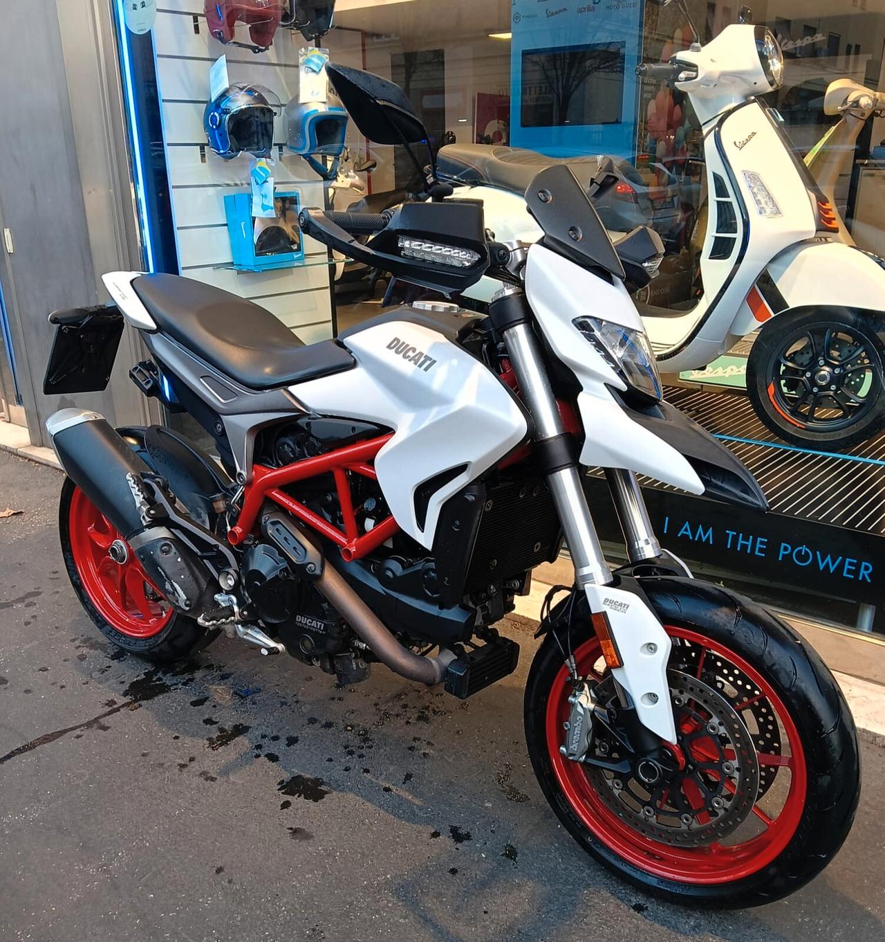 Ducati Hypermotard 939