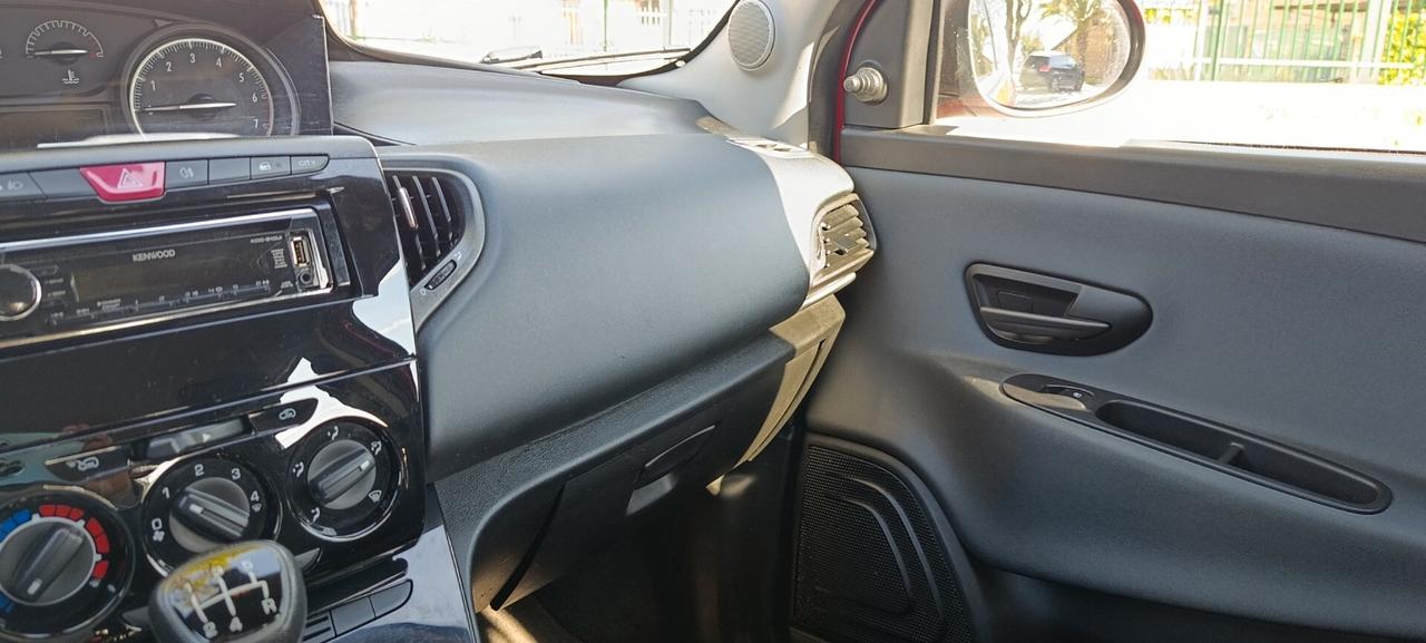 Lancia Ypsilon 1.2 5 porte Gold NEOPATENTATI