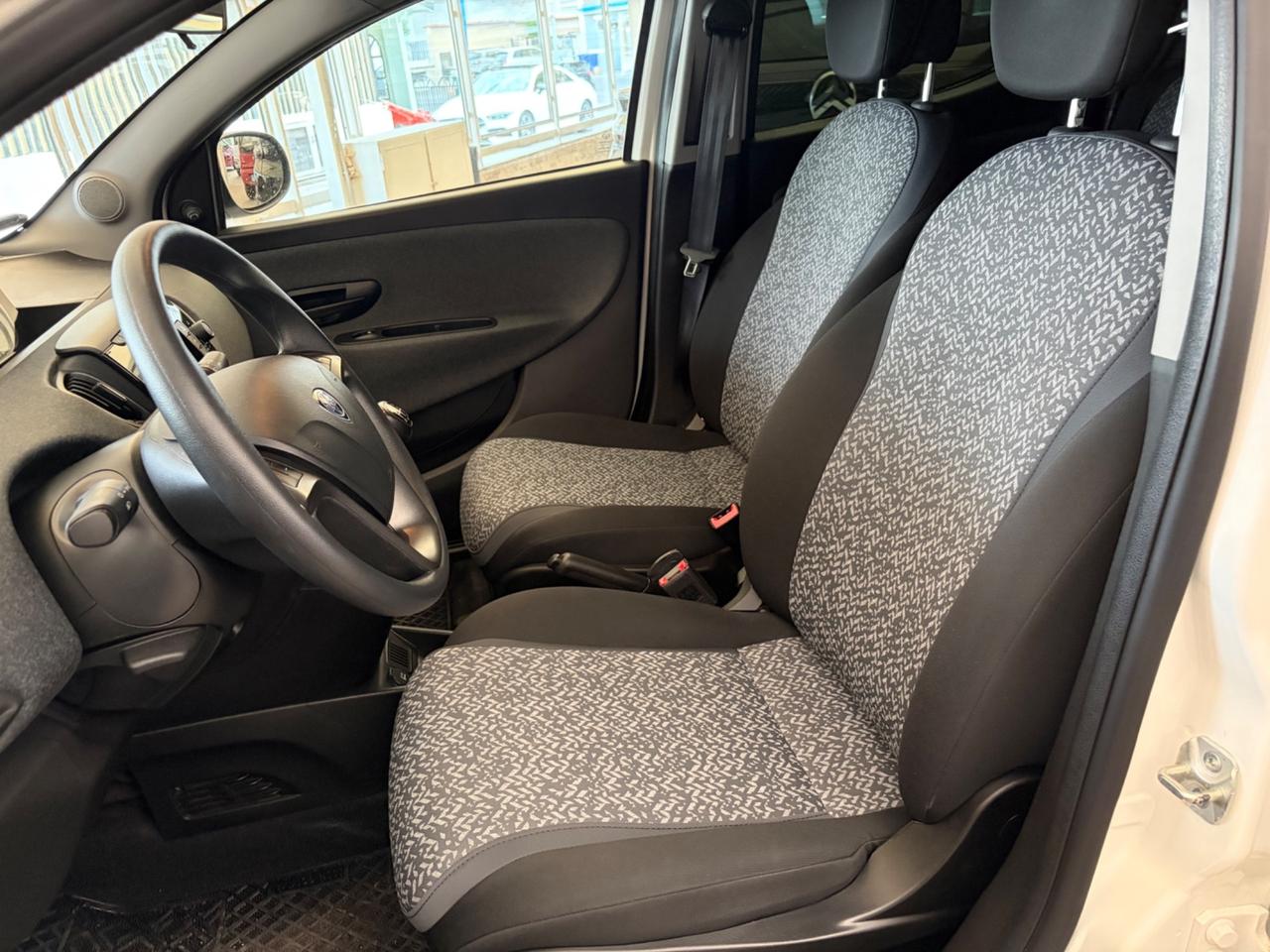 Lancia Ypsilon 1.0 FireFly 5 porte S&S Hybrid Ecochic Gold