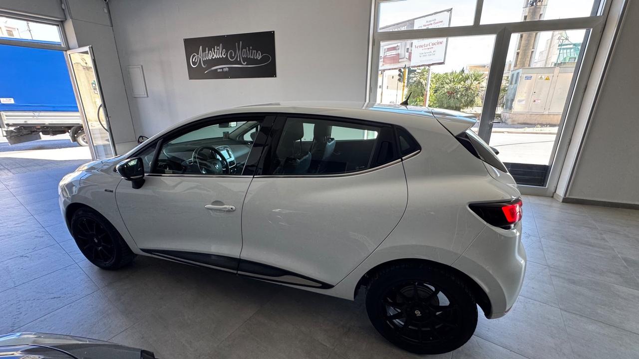 Renault Clio dCi 8V 90 CV 5 porte Moschino Life