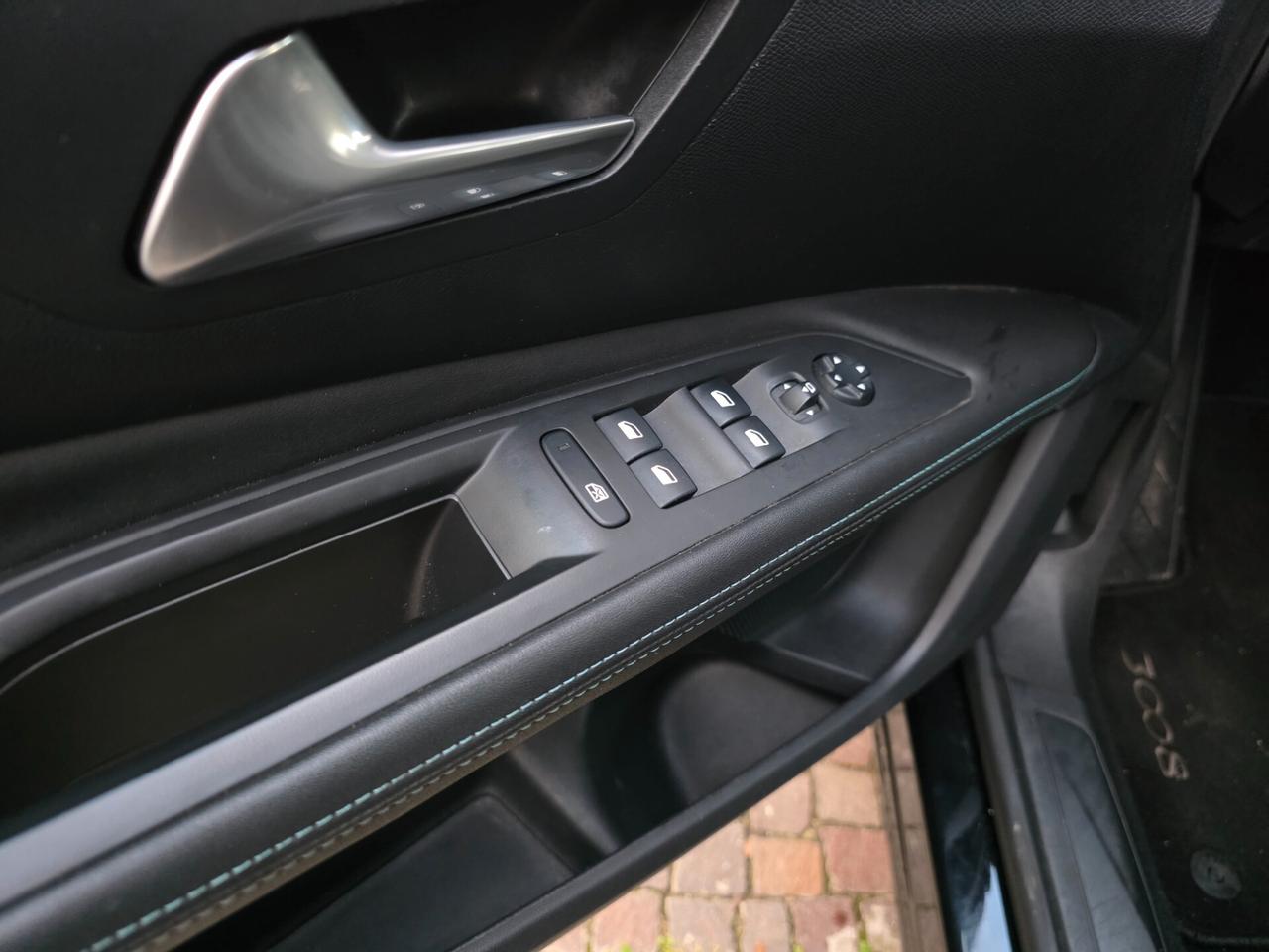 Peugeot 3008 BlueHDi 130 S&S EAT8 Allure Pack