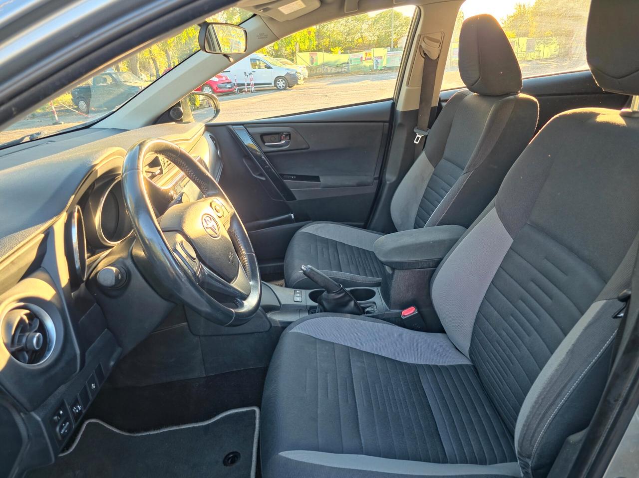 Toyota Auris 1.8 Hybrid Lounge E6 Automatico NEO 2018