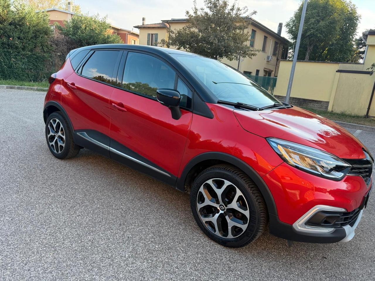 Renault Captur 1.3 TCE - AUTOMATICA - NAV. - 12 MESI DI GARANZIA -