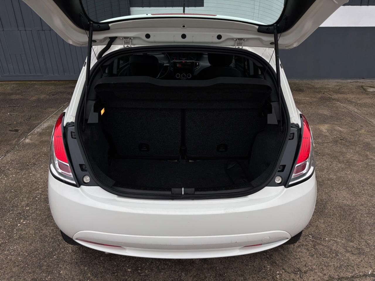 Lancia Ypsilon 1.3 MJT 95 CV. Garanzia.Neopatentati