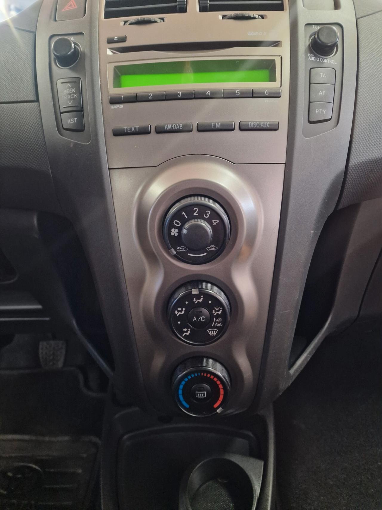 Toyota Yaris 1.0 5 porte Now, 102 mila chilometri