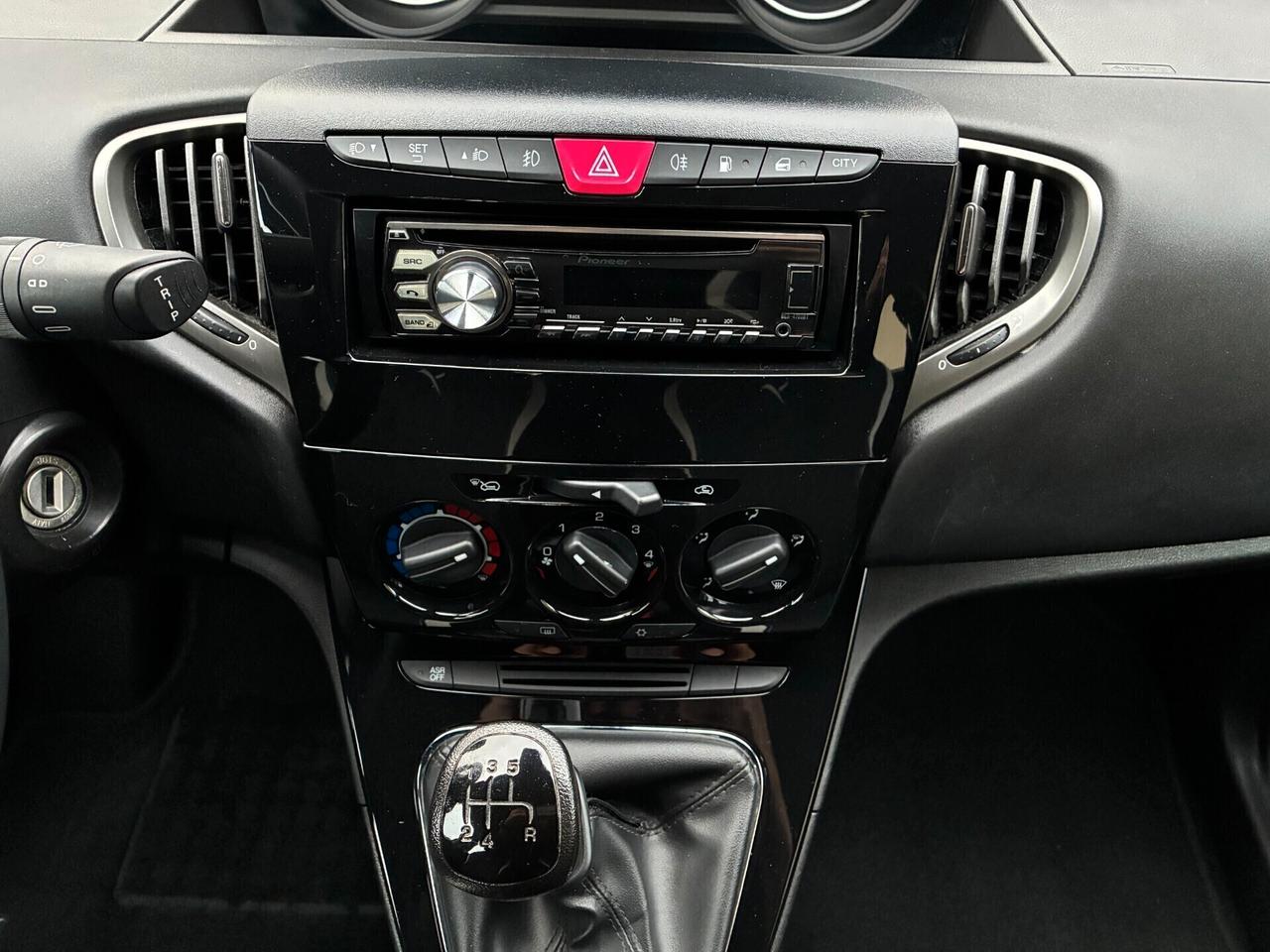 Lancia Ypsilon 1.2 69 CV GPL Ecochic Elefantino