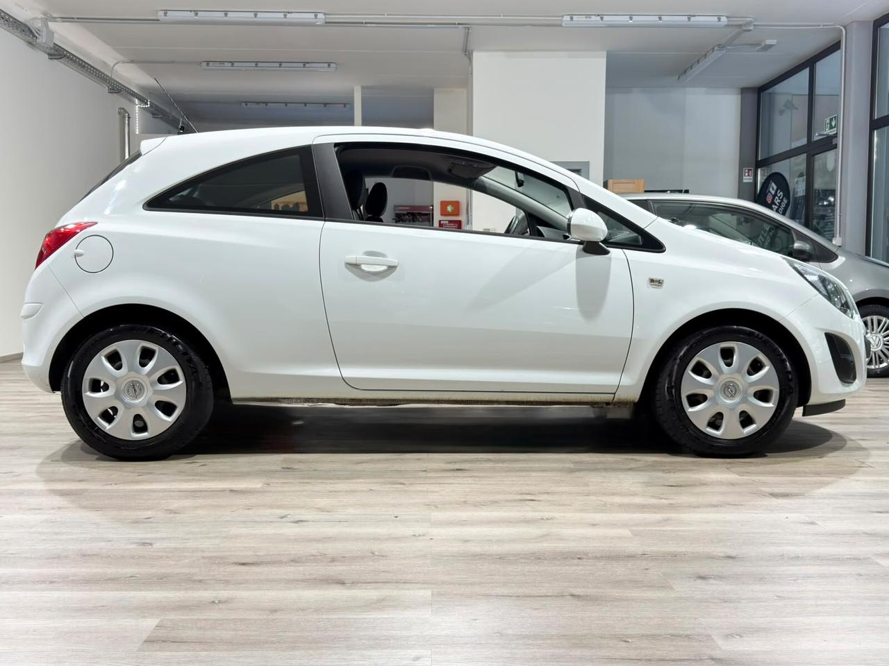 OPEL CORSA 1.2 86cv 110.000km 2014 NEOPATENTATI