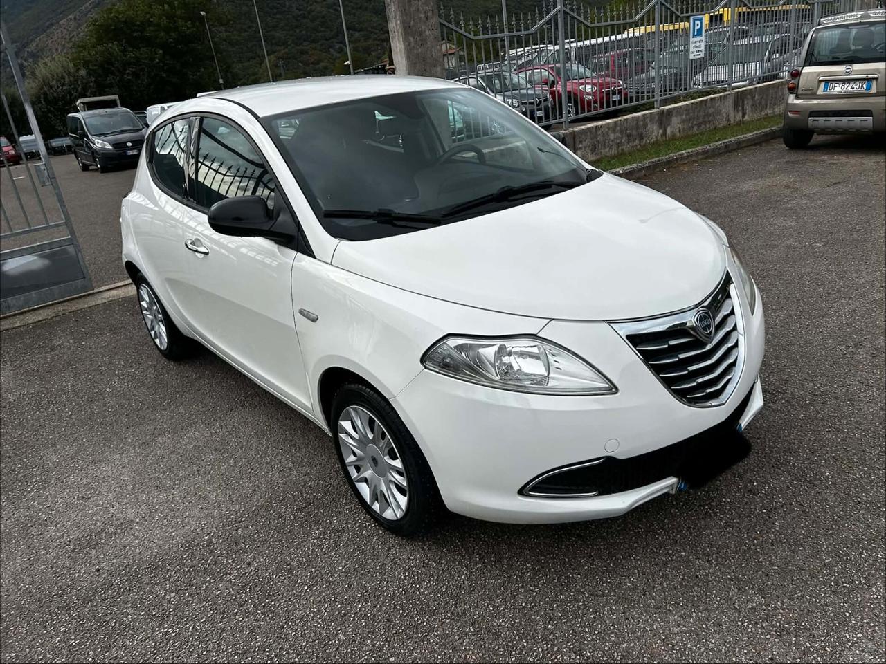 Lancia Ypsilon 1.2 69 CV 5 porte S&S Gold
