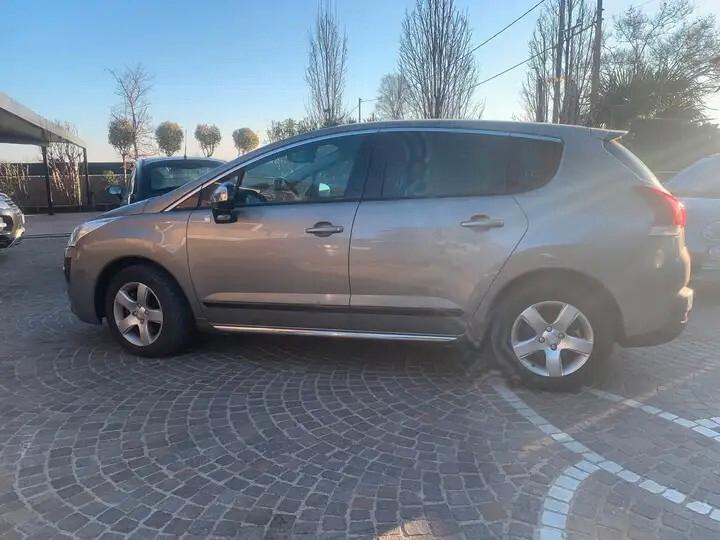 Peugeot 3008 HYbrid4 g