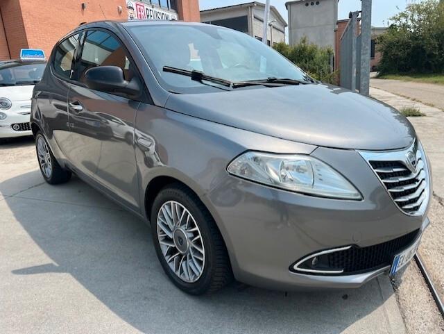 Lancia Ypsilon 1.2 69 CV 5 porte S&S Platinum