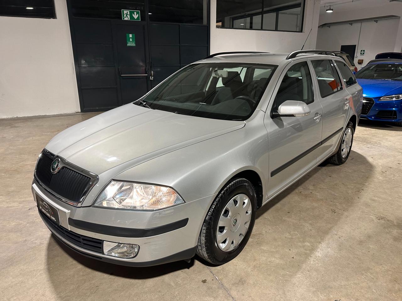 Skoda Octavia 1.6 16V FSI Ambiente - UNICO PROPRIETARIO A/C
