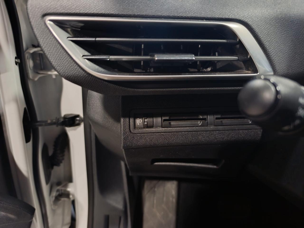Peugeot 3008 del 2018 - AUTOMATICA 140.000 km -