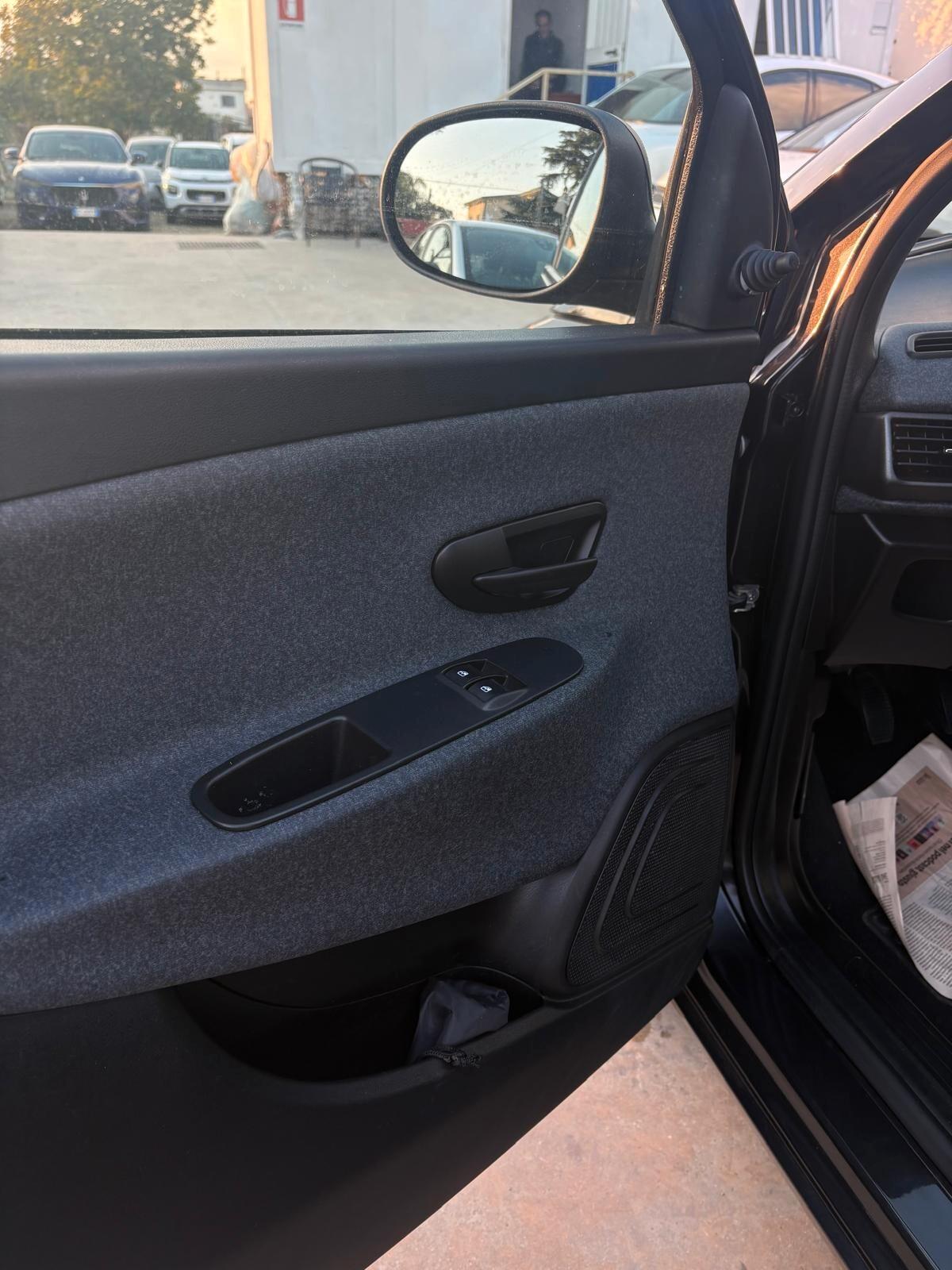 Lancia Ypsilon 1.2 69 CV 5 porte GPL Ecochic Elefantino Blu