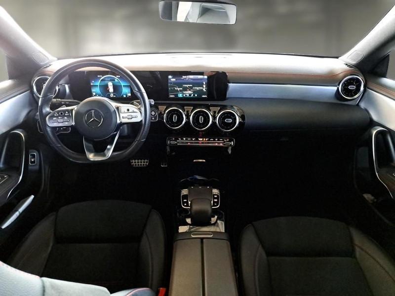 MERCEDES-BENZ CLA 200 d Automatic Premium SHOOTING BRAKE