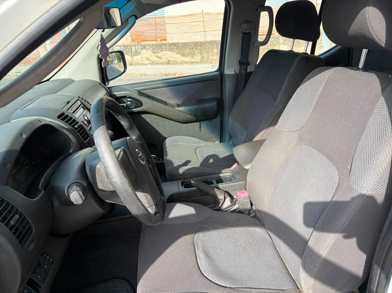 Nissan Navara 2.5 dCi 4 porte Double Cab Sport