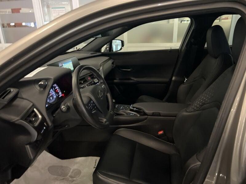 Lexus UX Hybrid 4WD Midnight