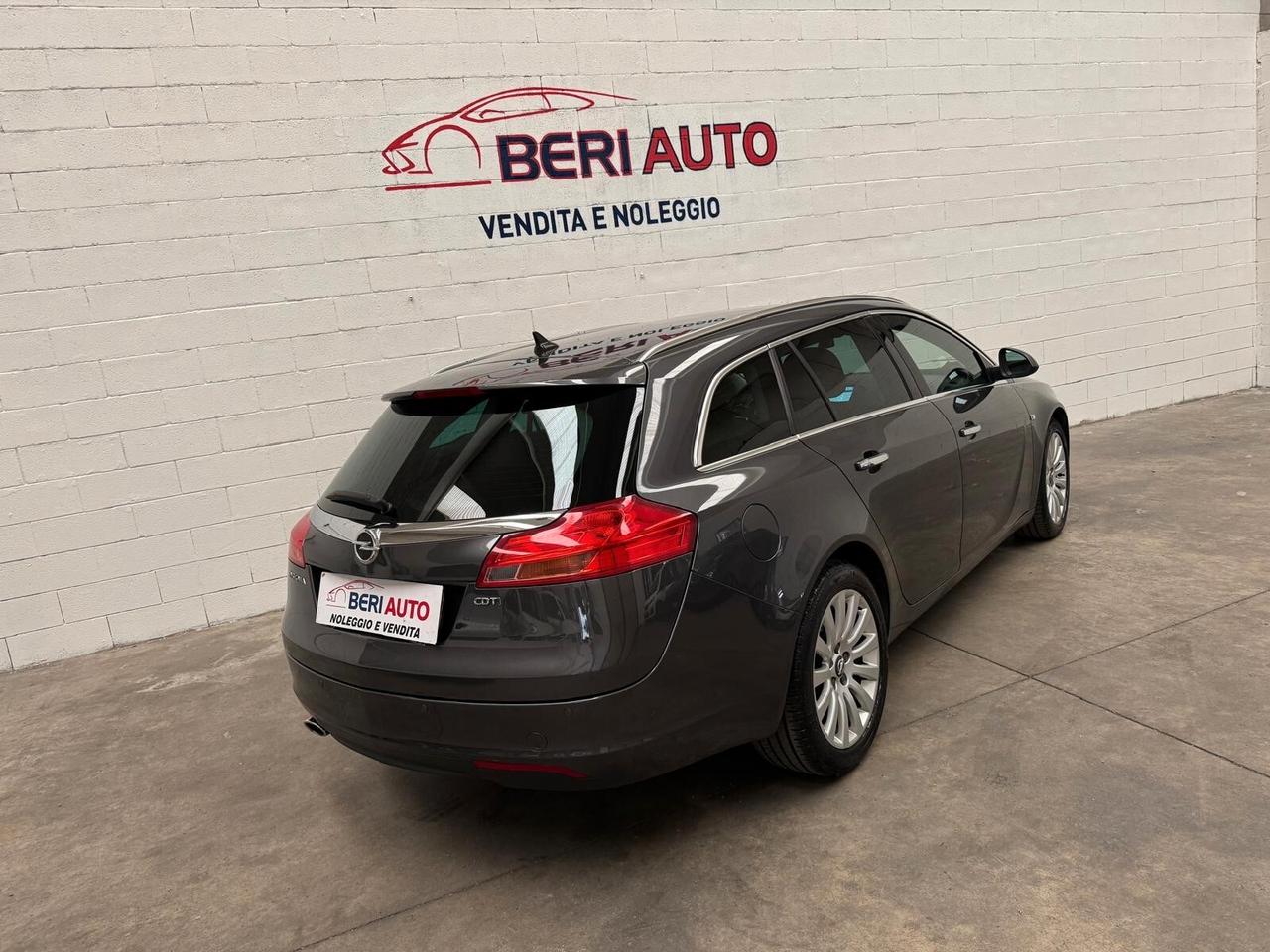 Opel Insignia allestimento Sports Tourer Cosmo