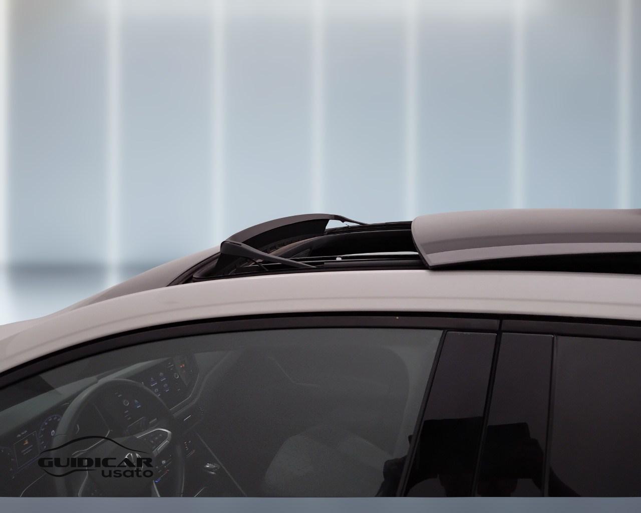 VOLKSWAGEN Taigo - Taigo 1.0 tsi R-Line 110cv dsg