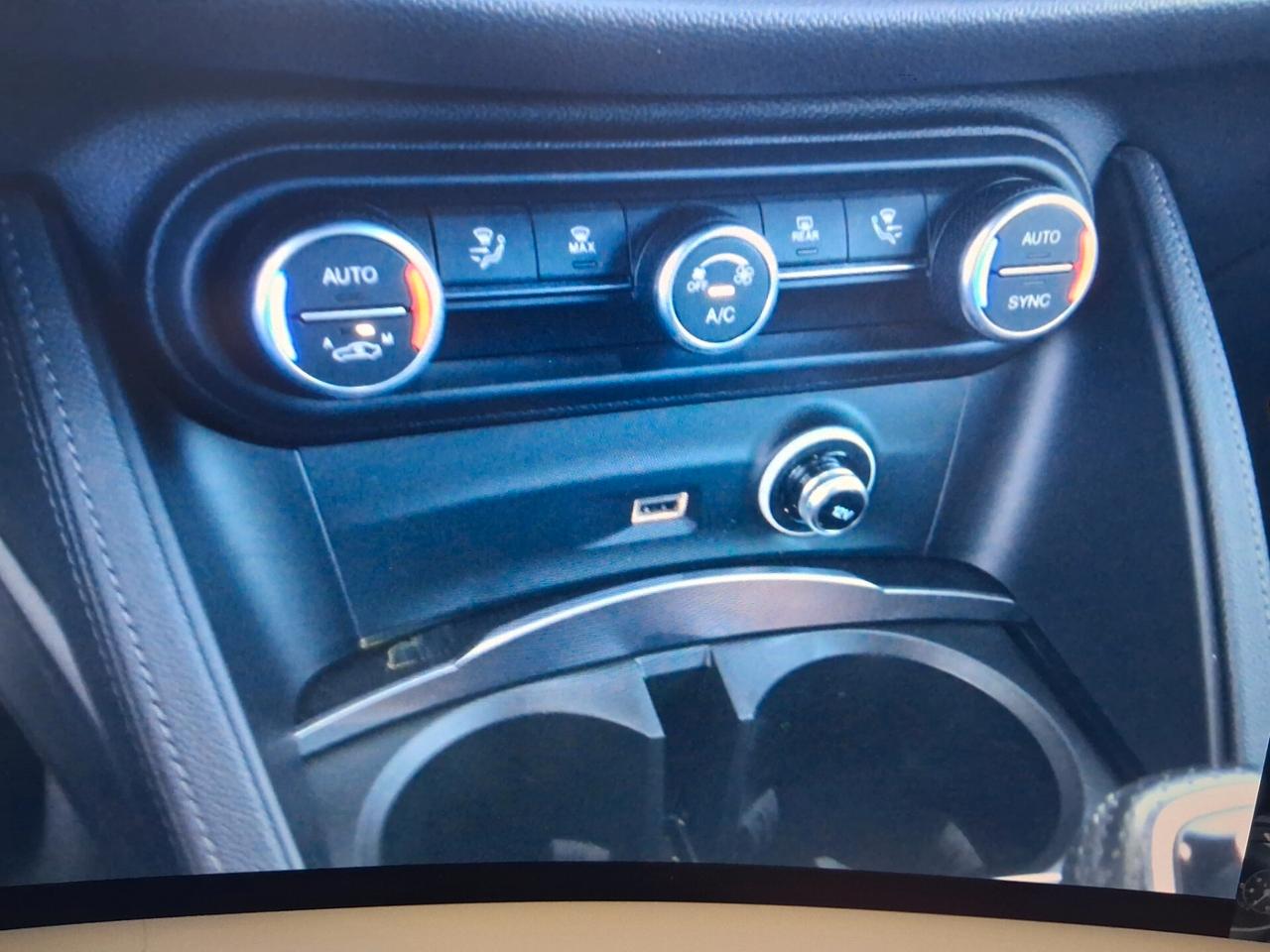 Alfa Romeo Stelvio 2.2 Turbodiesel 190 CV AT8 Q4 Business