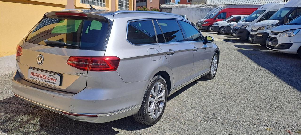 Volkswagen Passat 2.0 TDI DSG Highline BlueMotion Technology-KIT DISTRIBUZIONE GIA' ESSEGUITO!