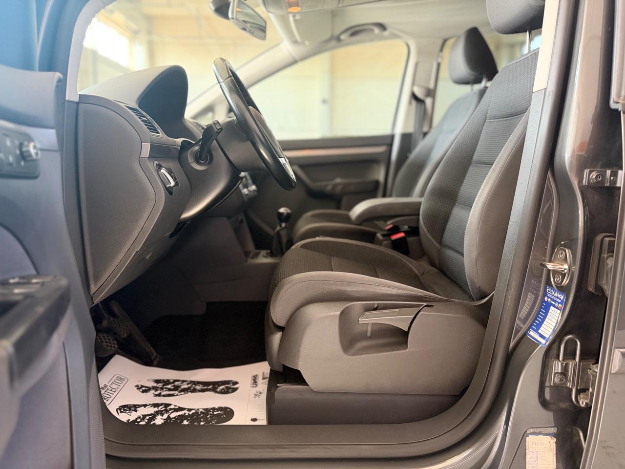 Volkswagen Touran 1.6 TDI Trendline NEOPATENTATI