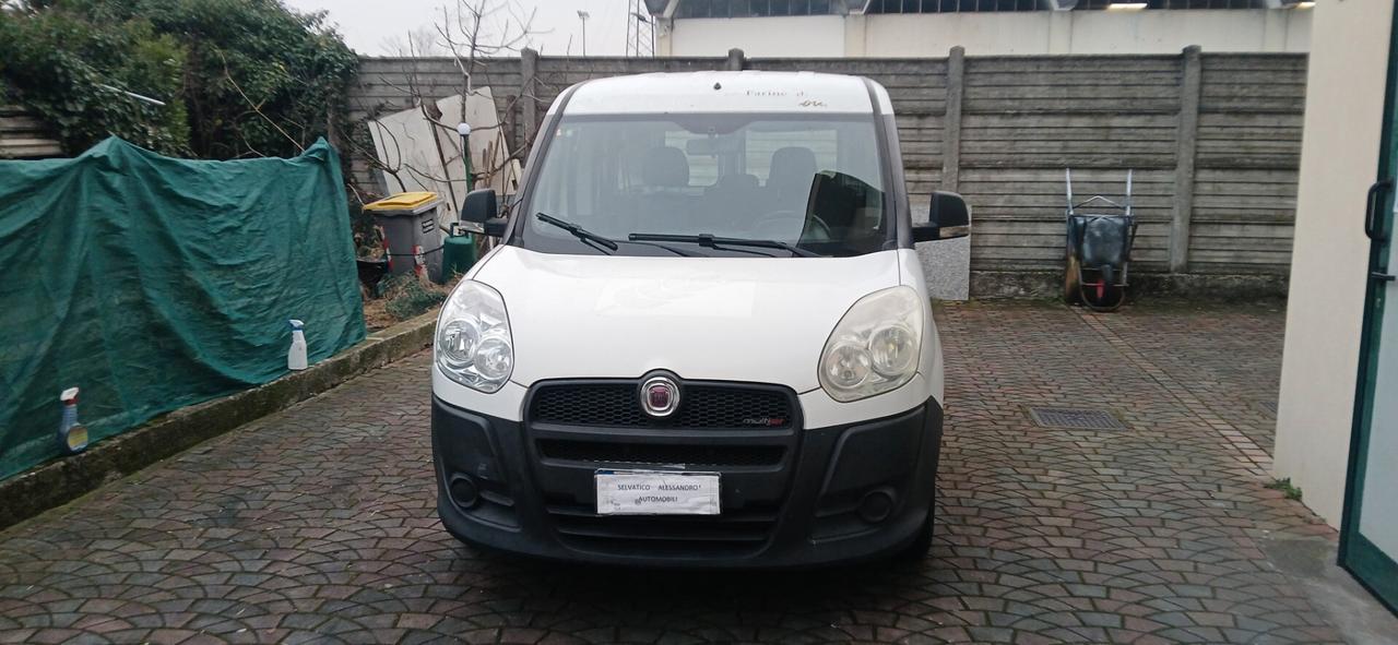 Fiat Doblo 5 posti autocarro
