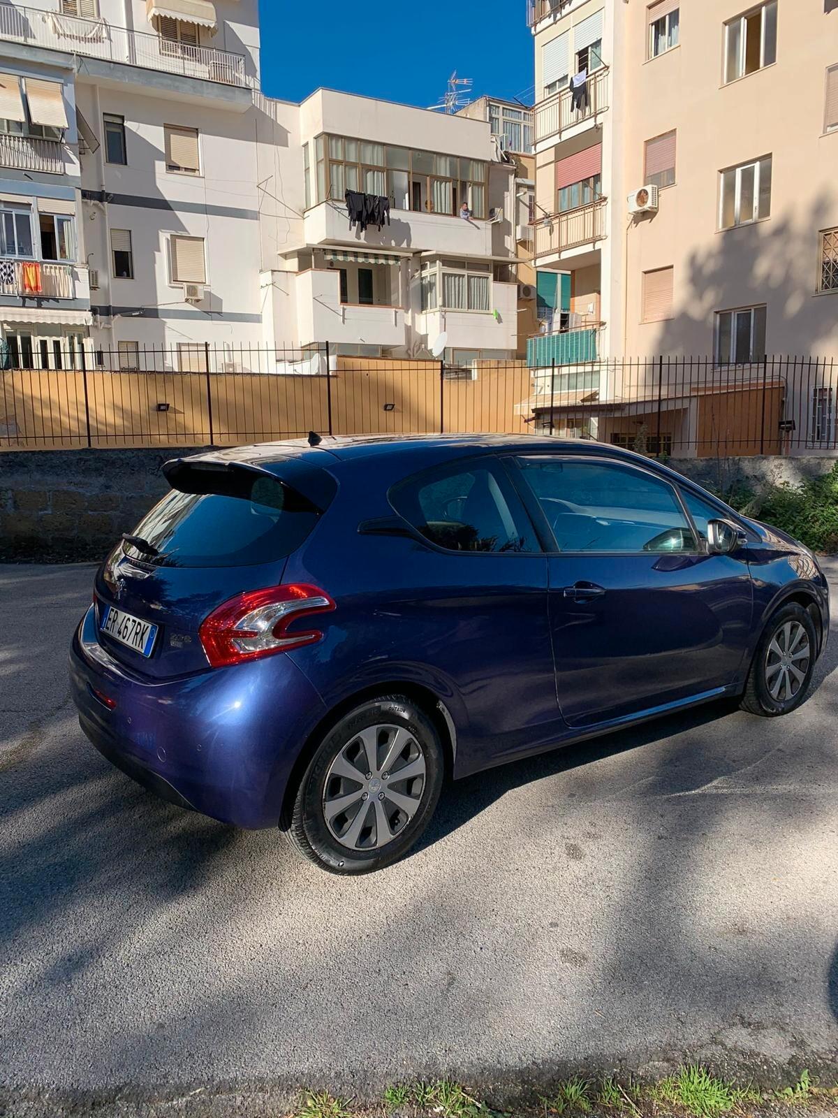 Peugeot 208 1.4 HDi 68 CV 3 porte Allure