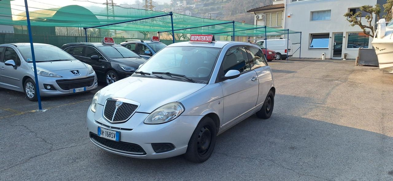Lancia Ypsilon 1.2 Oro